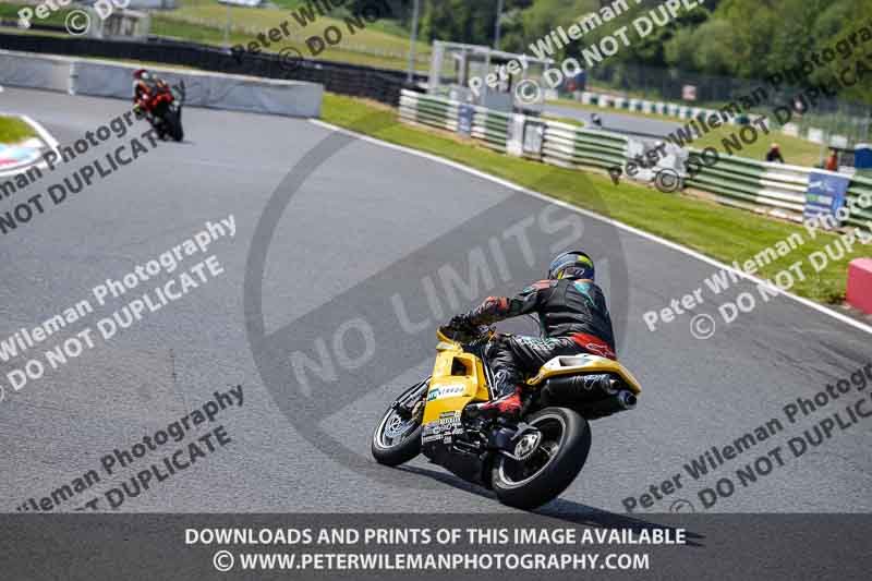 enduro digital images;event digital images;eventdigitalimages;mallory park;mallory park photographs;mallory park trackday;mallory park trackday photographs;no limits trackdays;peter wileman photography;racing digital images;trackday digital images;trackday photos